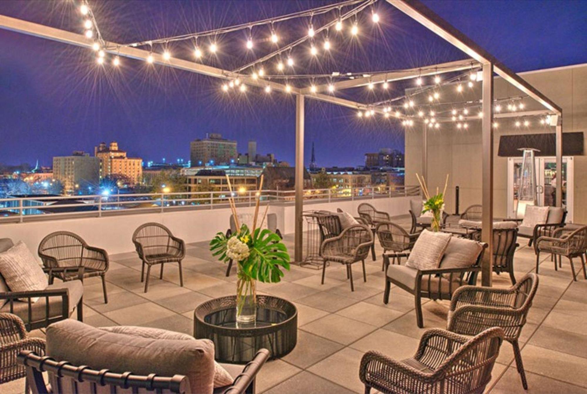 Hilton Garden Inn Little Rock Downtown Exterior photo